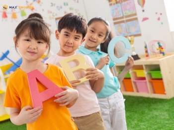 Nên cho trẻ học tiếng Anh từ lúc mấy tuổi để con có nền tảng song ngữ vững chắc?